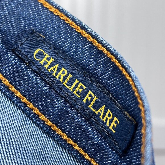 Lucky Brand Dark Wash Charlie Flare Jeans Classic Blue Denim Bell Bottoms - Picture 9 of 12